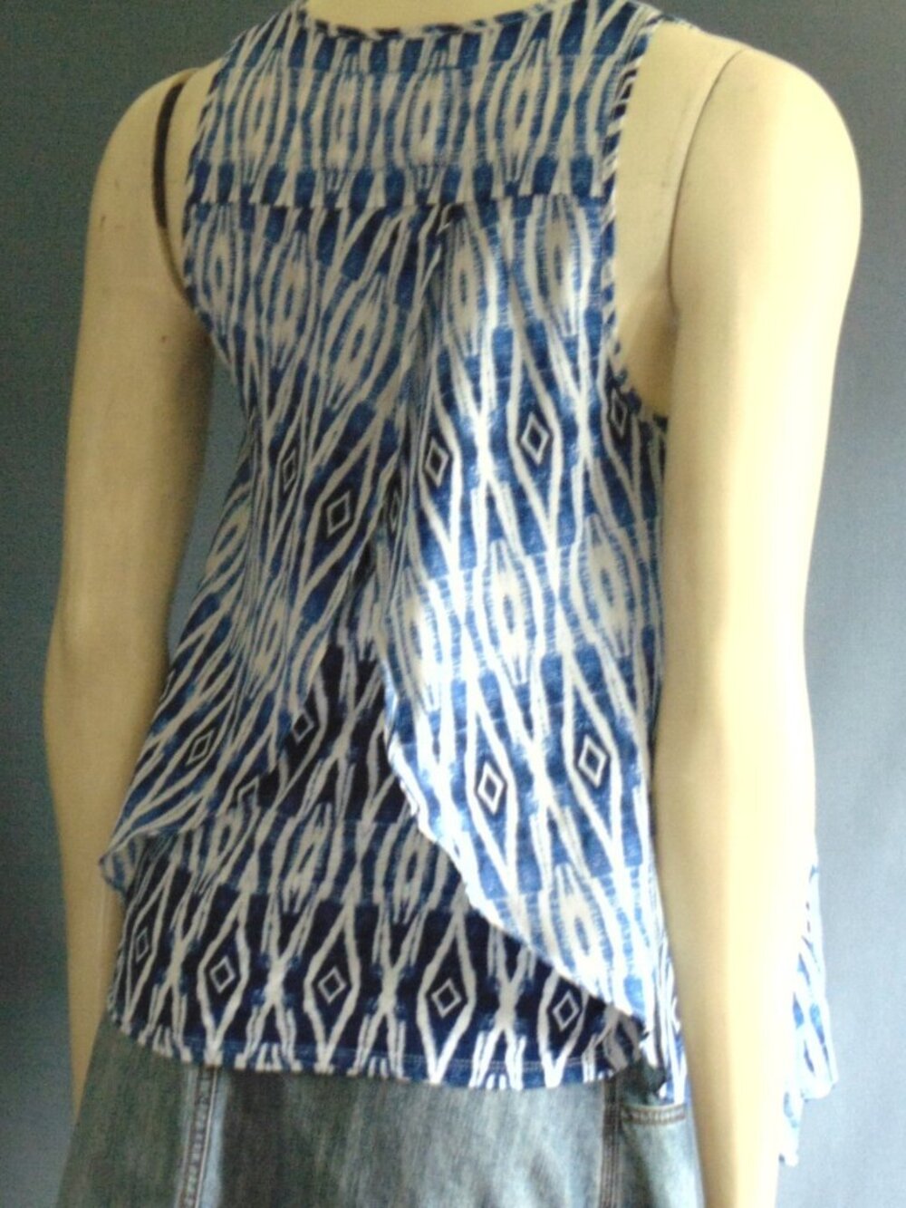 Meadow Rue Anthropologie Indigo Blue Ikat Swing Sleeveless Tank Merlon Top XS - Picture 4 of 6